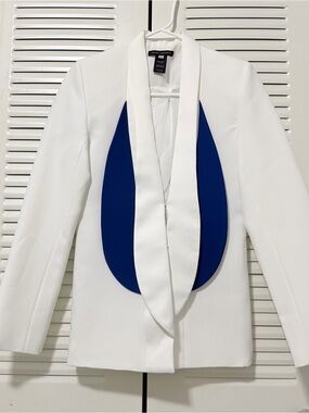 PEGGY HARTANTO WHITE AND ROYAL BLUE WOMEN'SBLAZER SIZE XS #175